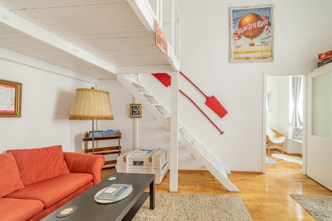 Gabi'S Central Broadway Nest @ Nagymezo Str Budapest Bagian luar foto