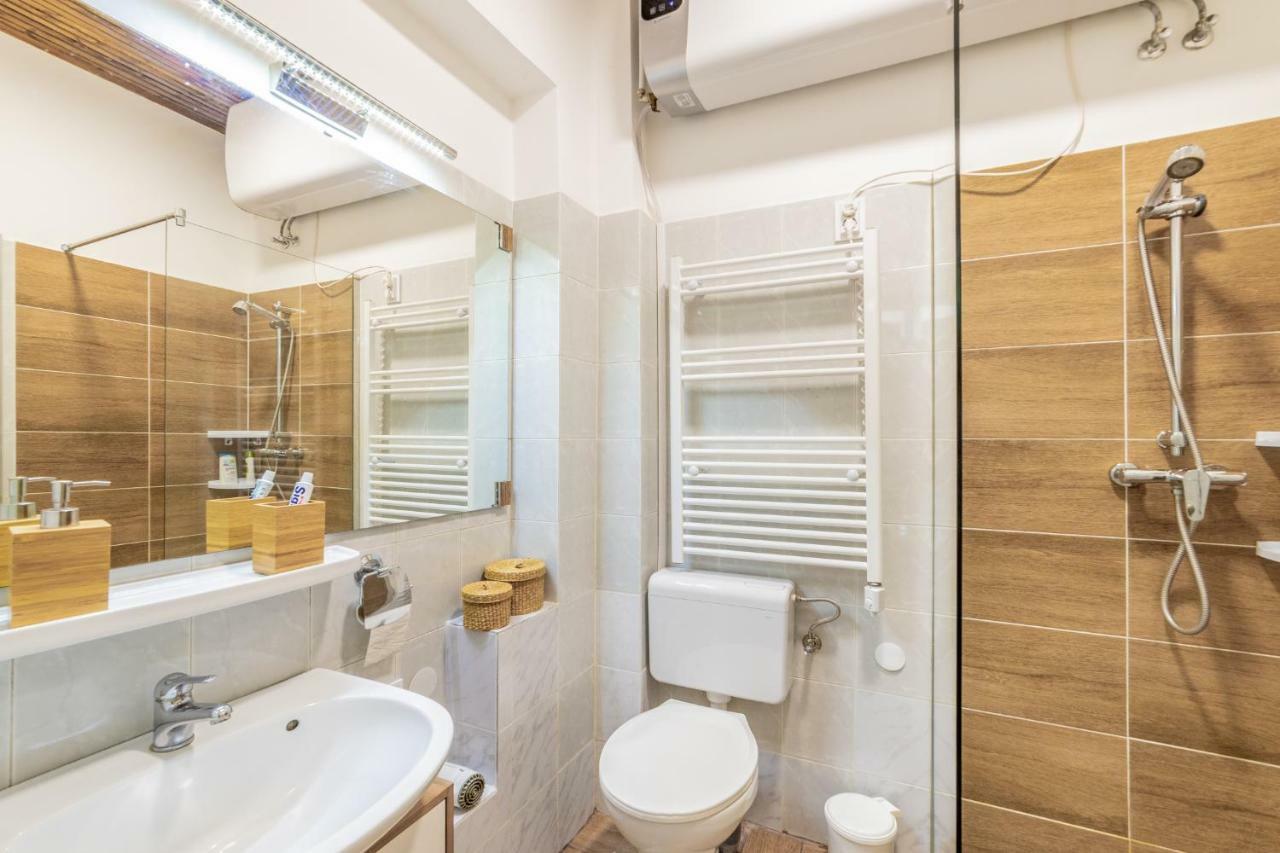 Gabi'S Central Broadway Nest @ Nagymezo Str Budapest Bagian luar foto
