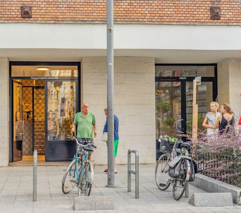 Gabi'S Central Broadway Nest @ Nagymezo Str Budapest Bagian luar foto